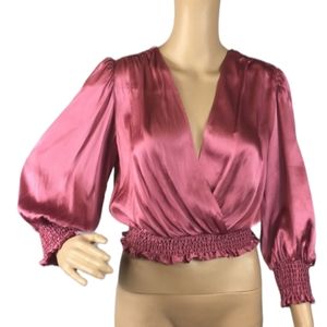 Amanda Uprichard 💯% silk v-neck cropped blouse